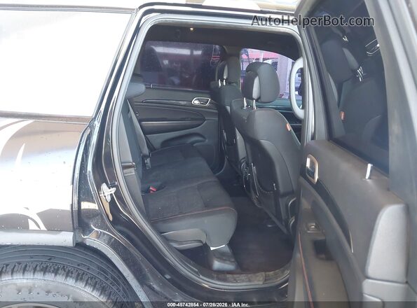 1C4RJEAG8HC685677 2017 JEEP GRAND CHEROKEE Черный Вид задних сидений