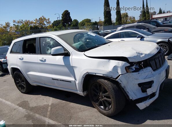 1C4RJEAG9JC241875 2018 JEEP GRAND CHEROKEE White Вид задньої частини салону