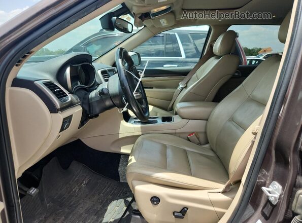 1C4RJEBG0HC877688 2017 JEEP GRAND Brown Front interior view