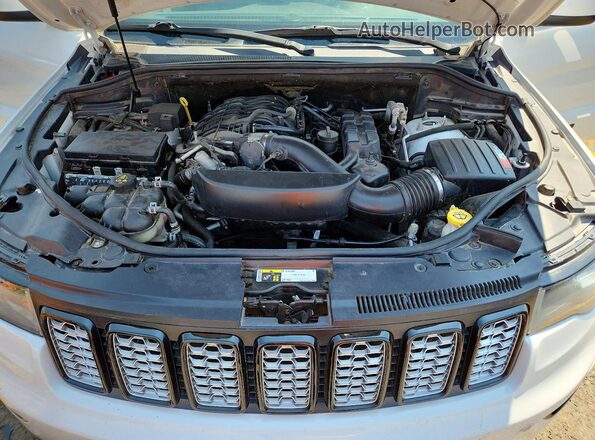 1C4RJFAG0JC287312 2018 JEEP GRAND White Vista del compartimento del motor