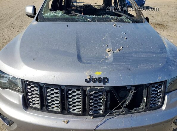 1C4RJFAG0JC312936 2018 JEEP GRAND Silver ძრავის განყოფილების ხედი