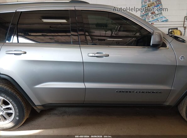 1C4RJFAG1JC161878 2018 JEEP GRAND CHEROKEE Silver Սալոնի հետևի տեսք