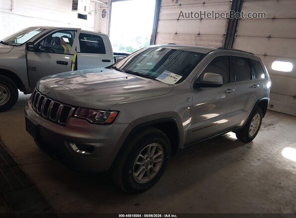 1C4RJFAG1JC161878 2018 JEEP GRAND CHEROKEE Silver Առջևի ձախ երեք քառորդ տեսարան