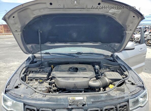 1C4RJFAG1JC321127 2018 JEEP GRAND Silver Սալոնի հետևի տեսք
