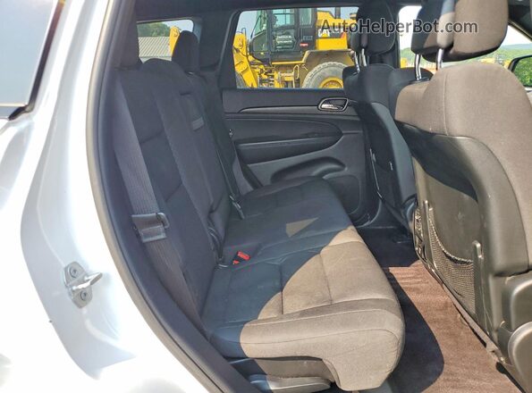 1C4RJFAG2JC492548 2018 JEEP GRAND White Вид задньої частини салону