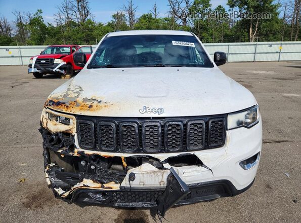 1C4RJFAG4HC938046 2017 JEEP GRAND White Front view