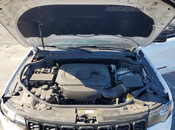 1C4RJFAG4LC126545 2020 JEEP GRAND White Widok wnętrza z tyłu
