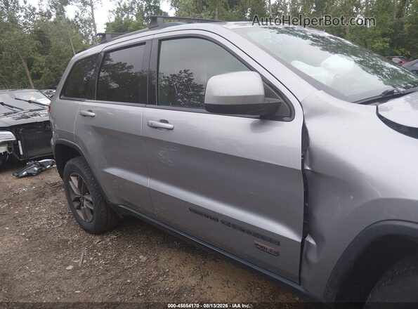 1C4RJFAG5GC478569 2016 JEEP GRAND CHEROKEE Silver Вид задньої частини салону