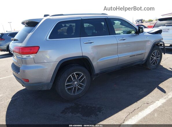 1C4RJFAG6JC401698 2018 JEEP GRAND CHEROKEE Серебряный Задняя правая четверть
