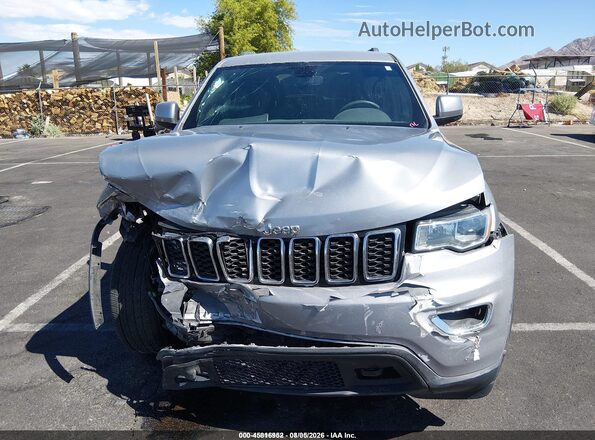 1C4RJFAG6JC401698 2018 JEEP GRAND CHEROKEE Серебряный Вид задней части салона