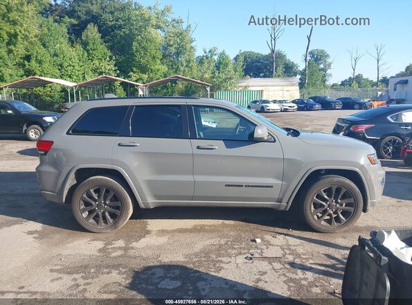 1C4RJFAG7LC332362 2020 JEEP GRAND CHEROKEE Gray Widok wnętrza z tyłu