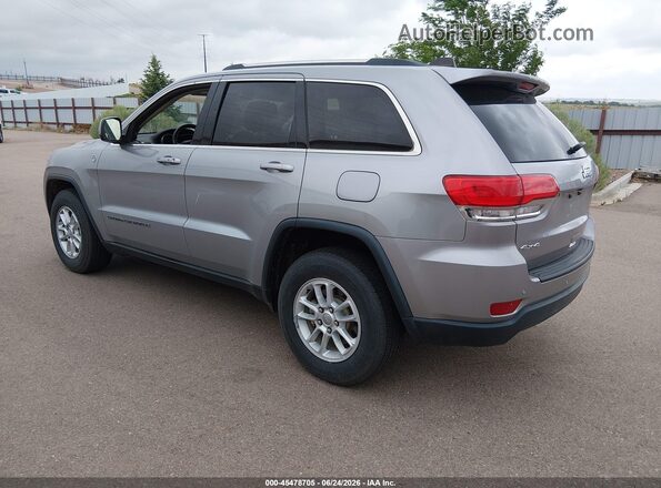 1C4RJFAG8JC146908 2018 JEEP GRAND CHEROKEE Silver Trasero izquierdo