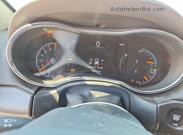 1C4RJFAG8JC332965 2018 JEEP GRAND White Instrument cluster view