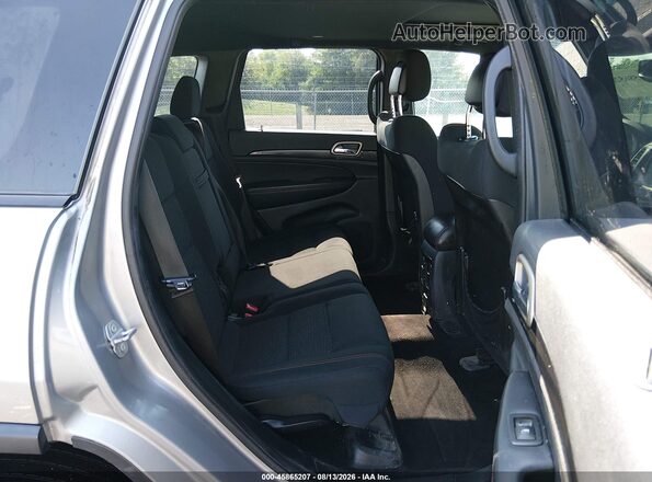 1C4RJFAG9HC624151 2017 JEEP GRAND CHEROKEE Silver Widok naklejki z numerem VIN