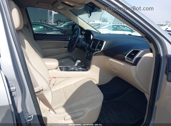 1C4RJFAG9JC381432 2018 JEEP GRAND CHEROKEE Silver Front interior view