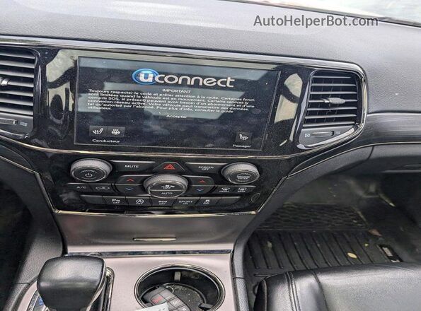 1C4RJFBG0MC748415 2021 JEEP GRAND White Widok deski rozdzielczej