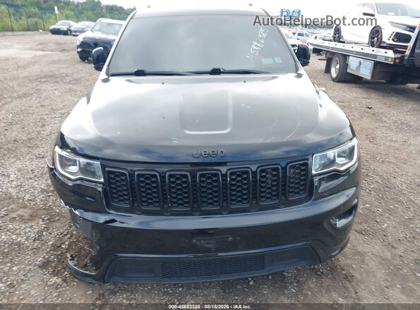 1C4RJFBG1HC873770 2017 JEEP GRAND CHEROKEE Черный Вид щитка приборов