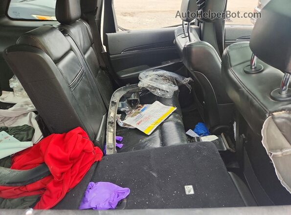 1C4RJFBG1JC493334 2018 JEEP GRAND White Rear seats view