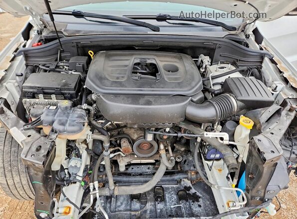 1C4RJFBG1KC828657 2019 JEEP GRAND White Widok wnętrza z tyłu