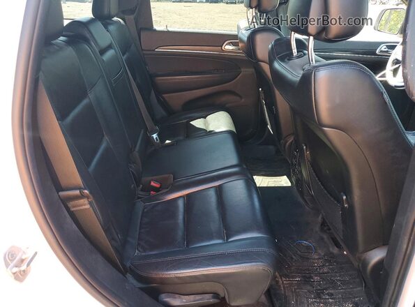 1C4RJFBG3JC235378 2018 JEEP GRAND White Rear interior view