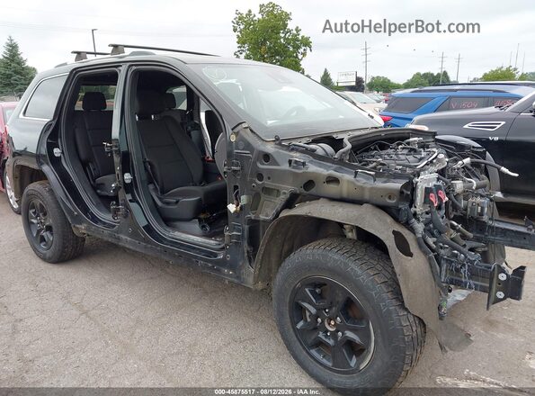 1C4RJFBG4JC357165 2018 JEEP GRAND CHEROKEE Black Widok z przodu