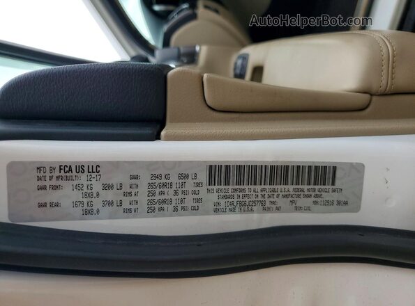 1C4RJFBG6JC257763 2018 JEEP GRAND White 360 interior view