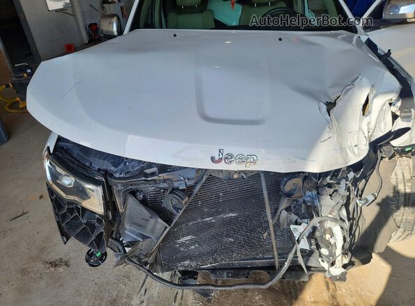 1C4RJFBG7JC388135 2018 JEEP GRAND White Engine compartment view