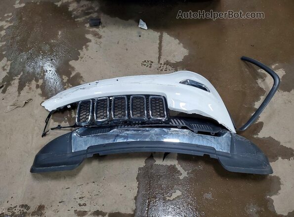 1C4RJFBG7JC412045 2018 JEEP GRAND Белый Вид подкапотного пространства