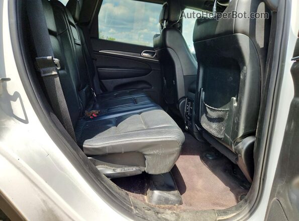 1C4RJFBG8JC314982 2018 JEEP GRAND White Rear interior view