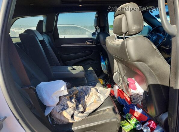 1C4RJFBG9LC312757 2020 JEEP GRAND White Rear interior view