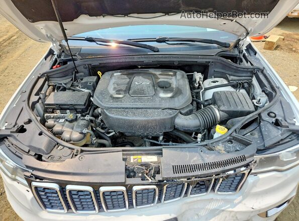 1C4RJFBGXJC165930 2018 JEEP GRAND White Вид підкапотного простору