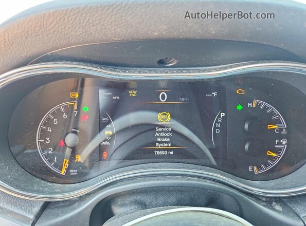 1C4RJFBGXJC511328 2018 JEEP GRAND Silver Вид щитка приладів