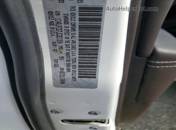 1C4RJFCG7JC321310 2018 JEEP GRAND White VIN կոդի պիտակի տեսք