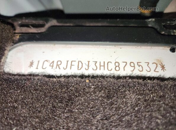 1C4RJFDJ3HC879532 2017 JEEP GRAND Two Tone Vista del compartimento del motor