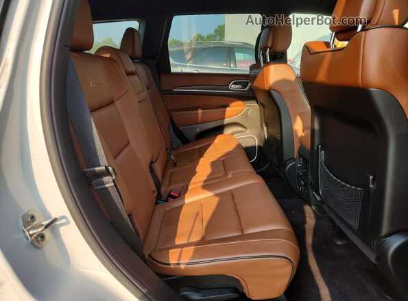 1C4RJFJT1JC183635 2018 JEEP GRAND White Вид задньої частини салону