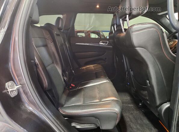1C4RJFLG0JC470254 2018 JEEP GRAND Gray Vista interior trasera