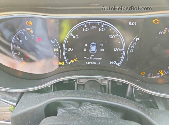 1C4RJFLG9JC371206 2018 JEEP GRAND Red Widok zestawu wskaźników