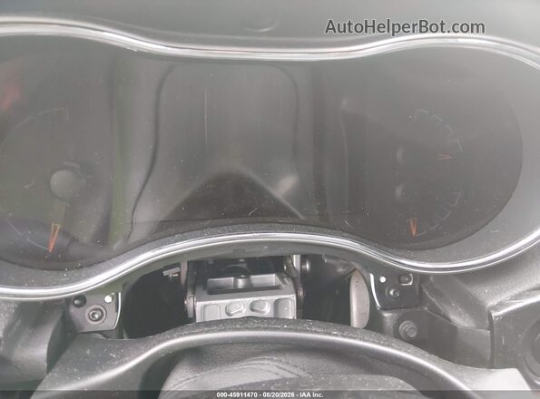 1C4RJFLGXHC790160 2017 JEEP GRAND CHEROKEE Red Widok tylnych siedzeń