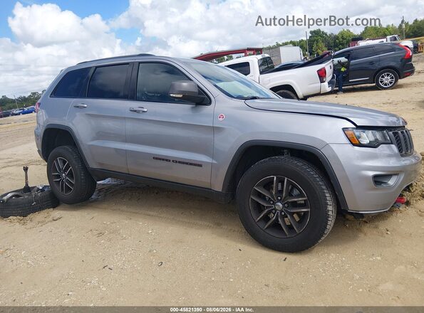 1C4RJFLT3HC636368 2017 JEEP GRAND CHEROKEE Gray Widok wnętrza z tyłu