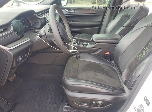 1C4RJHAG4SC303881 2025 JEEP GRAND White Front interior view