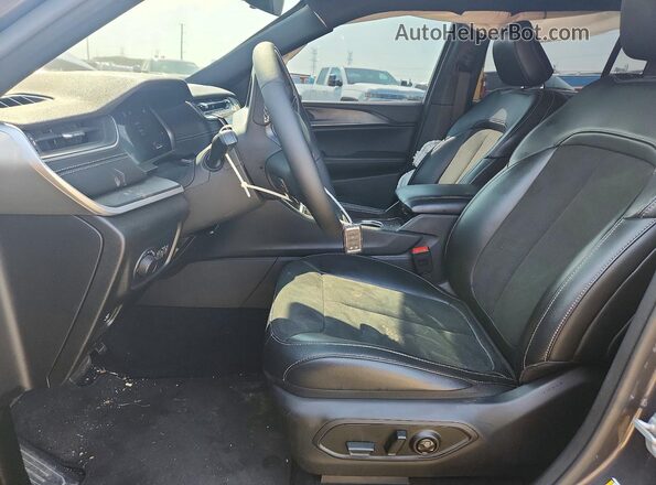 1C4RJHAG7SC366599 2025 JEEP GRAND Серый Вид салона спереди