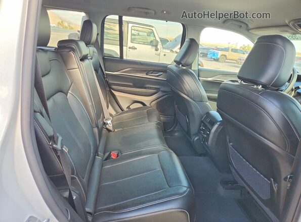 1C4RJHBG0PC517028 2023 JEEP GRAND White უკანა სავარძლების ხედი