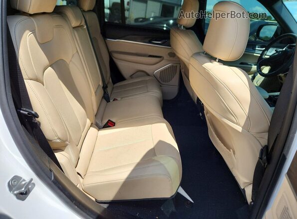 1C4RJHBG0PC530264 2023 JEEP GRAND White Vista de los asientos traseros