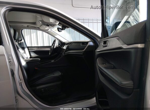 1C4RJHBG1P8741900 2023 JEEP GRAND CHEROKEE Silver წინა სალონის ხედი