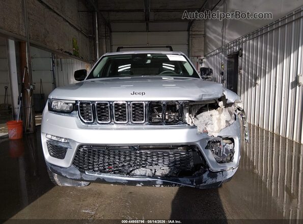 1C4RJHBG1P8741900 2023 JEEP GRAND CHEROKEE Silver ხელსაწყოთა პანელის ხედი