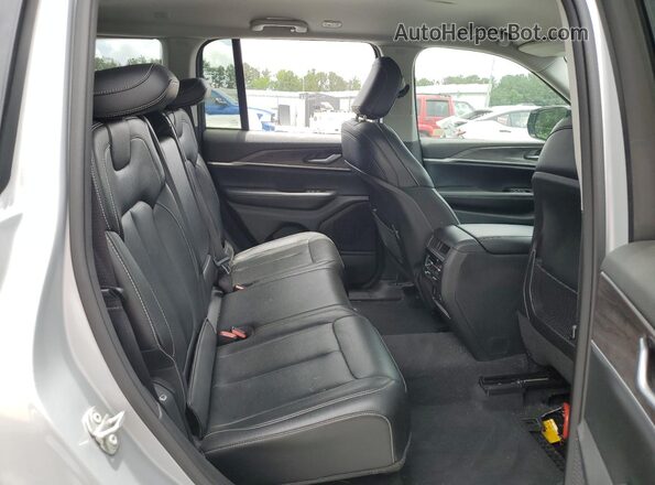1C4RJHBG4PC666672 2023 JEEP GRAND Silver Rear interior view