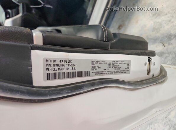 1C4RJHBG7PC586847 2023 JEEP GRAND Белый Вид наклейки с VIN-кодом