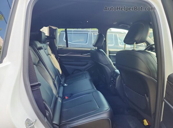 1C4RJHBG8SC320214 2025 JEEP GRAND White Widok wnętrza z tyłu