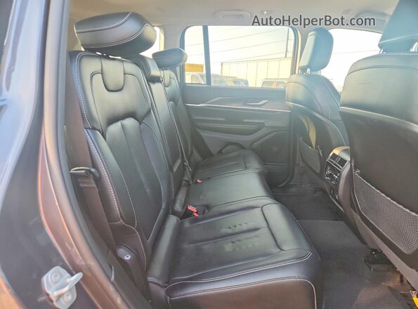1C4RJHBGXP8895599 2023 JEEP GRAND Gray უკანა სალონის ხედი