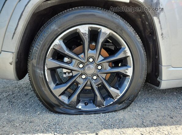 1C4RJHBR7TC231284 2026 JEEP GRAND Серебряный 